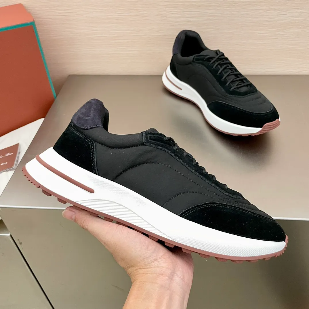 Factory price: 460💰Loro men's shoes💰iana WeekendWalk men's waterproof sports shoes! Waterproof canvas warm men's shoes, the lightest L men's shoes in history 💰jogging shoes, the upper is made of Wind microfiber with StormSystem® waterproof and windproof treatment and goatskin, which is waterproof and warm. There will be a little wrinkle on the upper, which is normal because the waterproof fabric is very soft and the exquisite carving is very challenging. Craftsmanship and lathe workmanship, the lining is made of cloth for a warmer and more comfortable fit, and the Kummel-colored rubber outsole is made of lightweight material: this structure ensures proper weight distribution during walking, improves shock absorption and rebound, enhances grip and stability, and the eyelets and upper back of the shoe are embellished with light and very comfortable shoes! Packed in the original box at the counter, multiple colors available! Size: 39-40-41-42-43-44 45 standard leather shoe size